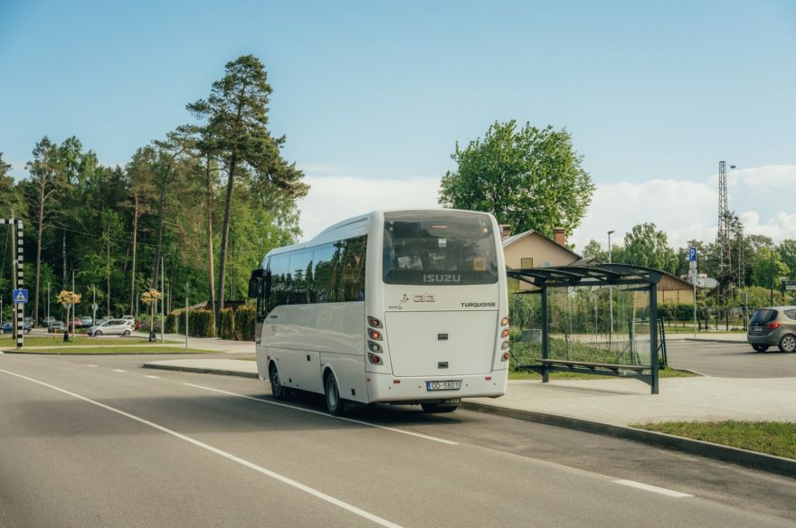 “Varbūt visos Saulkrastos uzlikt zīmi 20 un miers?” Jaunā ātruma ierobežojuma zona kaitina