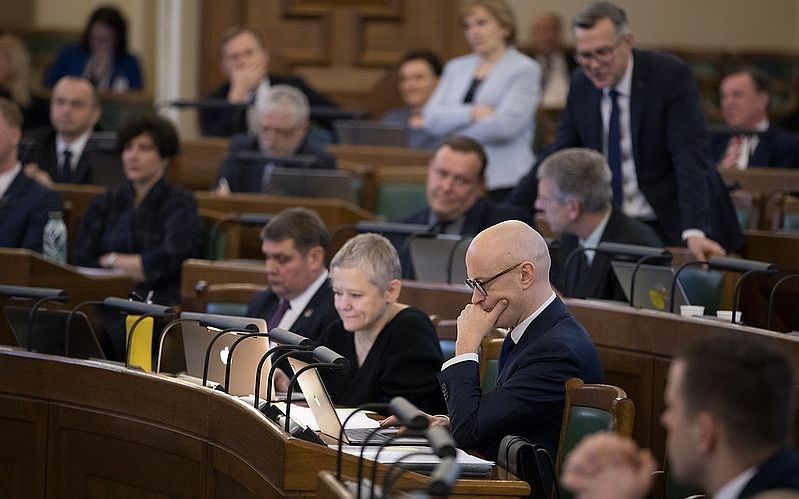 Vēl neskata piedāvātos grozījumus monopola novēršanai atkritumu apsaimniekošanā