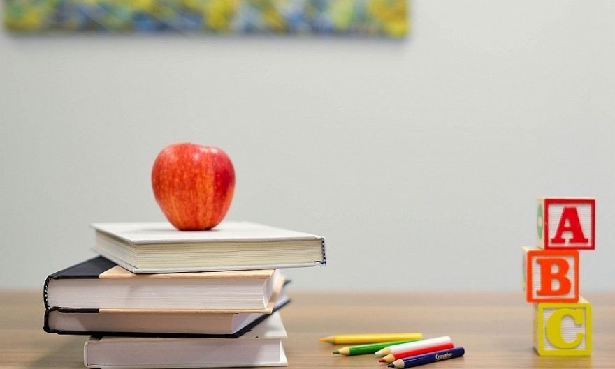 Veselības ministrija atzīst problēmsituācijas skolu Covid-19 skrīningos