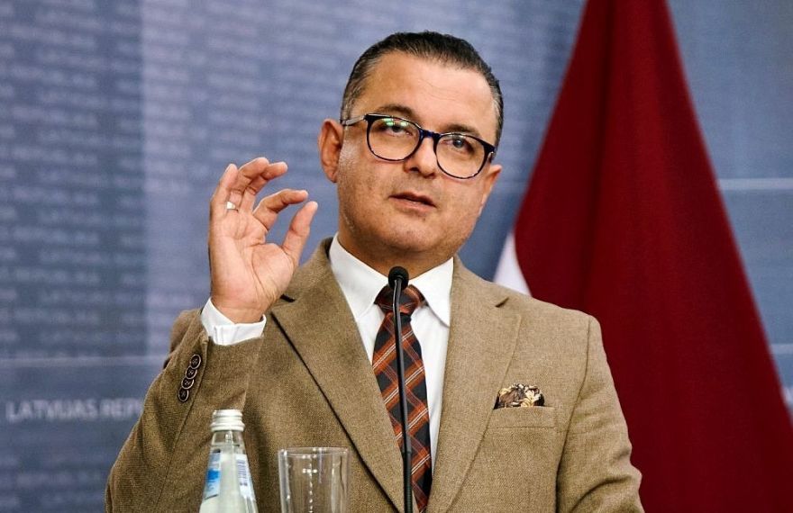 Veselības ministrs sola stigri vērsties pret negodprātīgiem medikamentu nozares uzņēmējiem