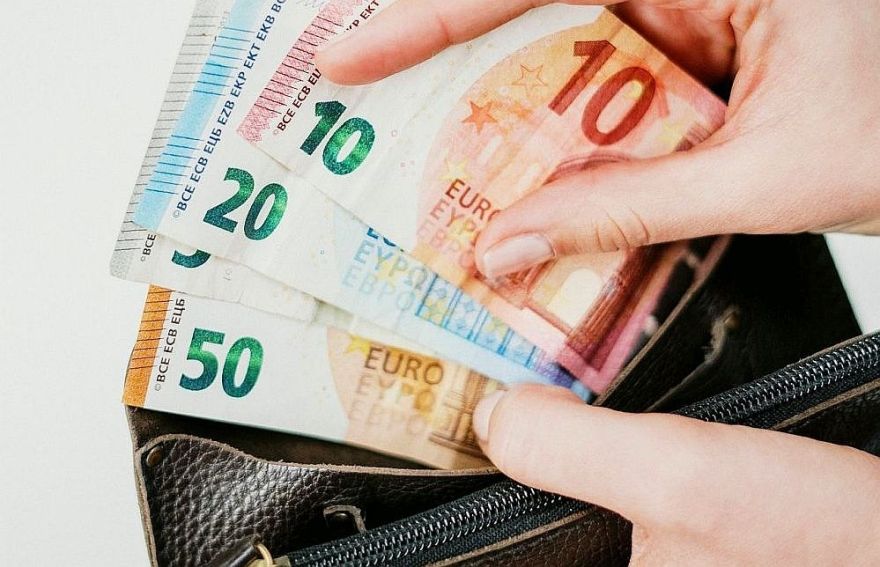 Vidējais bezdarbnieka pabalsta apmērs pērnā gada izskaņā bijis 540 eiro