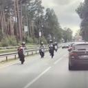 Attēls rakstam: VIDEO: "Cik tur vajag, lai samisētos..." Ulbrokā fiksēta pārgalvīga braukšana sastrēguma laikā