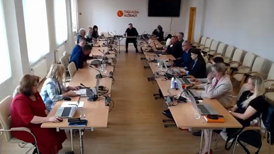 Attēls rakstam: VIDEO. Minstinās un mulst... Siguldas novada domes kārtējā sēdē vadītāju manāmi samulsina opozīcijas “uzbraucieni”