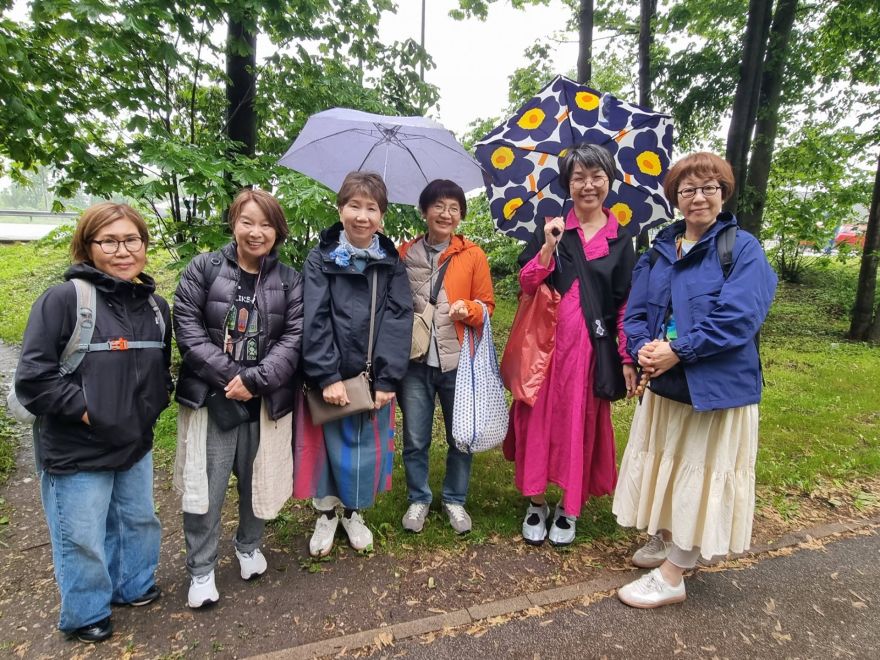 "Viņas stāstīs par mūsu zemi un šo tirgu." Kā latviete un japānietes devās uz brīvdabas muzeja gadatirgu