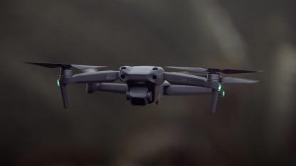 Attēls rakstam: Virs Daugmales mežiem pacelts liels skaits dronu: vai ir iemesls uztraukumam?