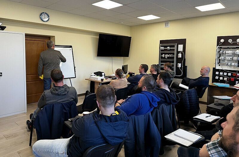 Vispirms datorzinības, tad — viss pārējais