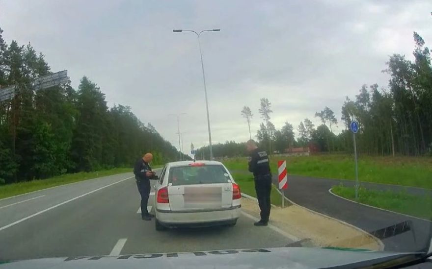 Viss sākās Ropažu novadā: Uzulnieku pieķer pašvaldības policija, amatu pārņems cits ZZS ministrs