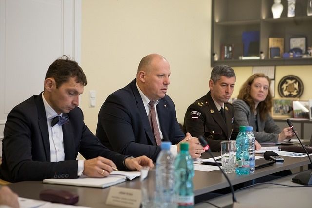 Visus zemessargus līdz nākamā gada beigām nodrošinās ar jaunu individuālo ekipējumu