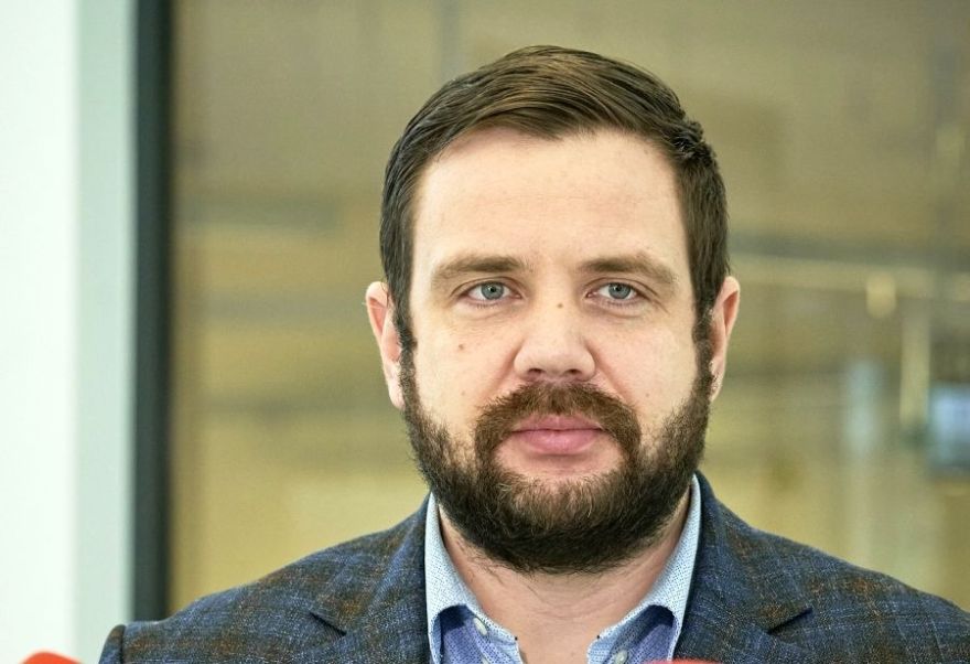 Vitenbergs nākamnedēļ aicinās valdību lemt par visu veikalu atvēršanu; Pavļuts to nosauc par bezatbildību