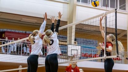 Attēls rakstam: Volejbolistēm svarīgas uzvaras Tīrainē un Sējā