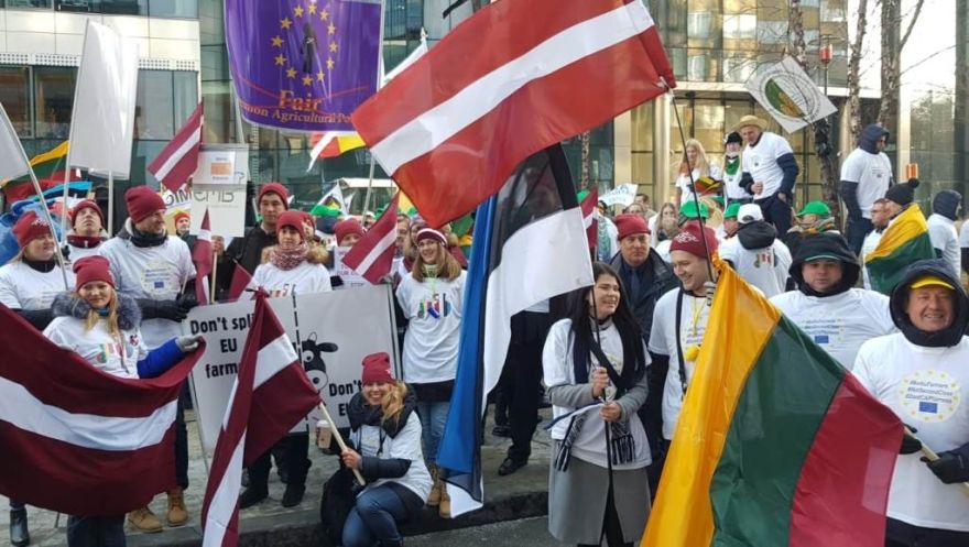 "Zemnieku saeima": Pret nevienlīdzīgiem tiešmaksājumiem Briselē protestēs 200 Baltijas zemnieku