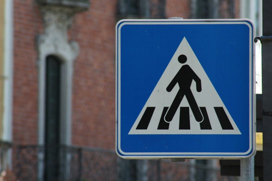 Zināmas sīkākas ziņas par zēnu, kuru pie Berģu Mūzikas un mākslas skolas notrieca auto